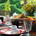 La Maison D Ines And Ugolin & Casa de hóspedes