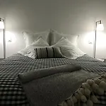 Casa de hóspedes La Maison D Ines And Ugolin &