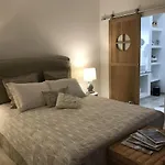 Casa de hóspedes La Maison D Ines And Ugolin &