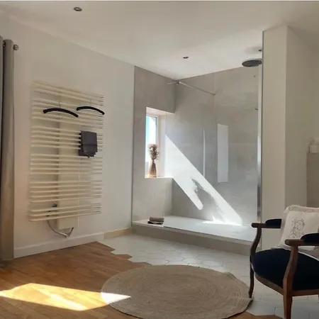 Casa de hóspedes La Maison D Ines And Ugolin & 4*