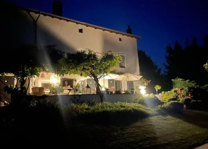 La Maison D Ines And Ugolin & 게스트하우스 바카라