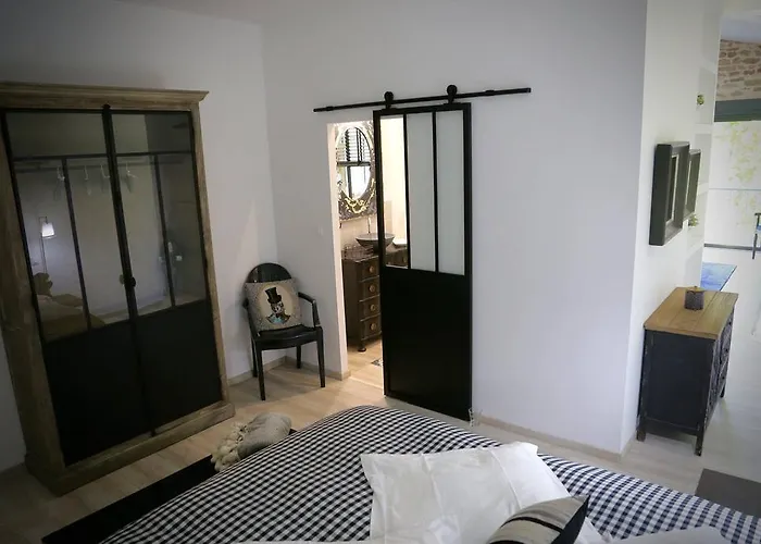 게스트하우스 La Maison D Ines And Ugolin & 바카라