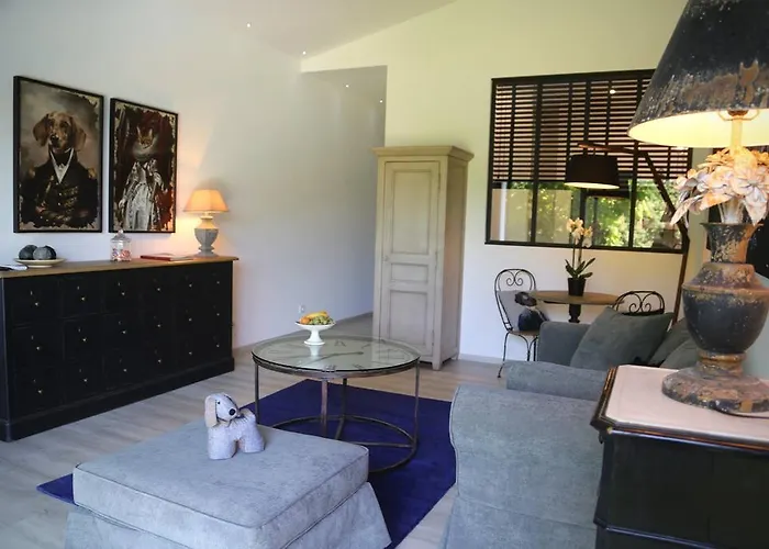 게스트하우스 La Maison D Ines And Ugolin &